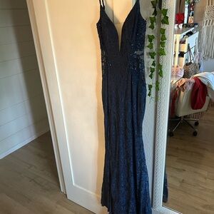 Elegant Navy Blue Evening Gown